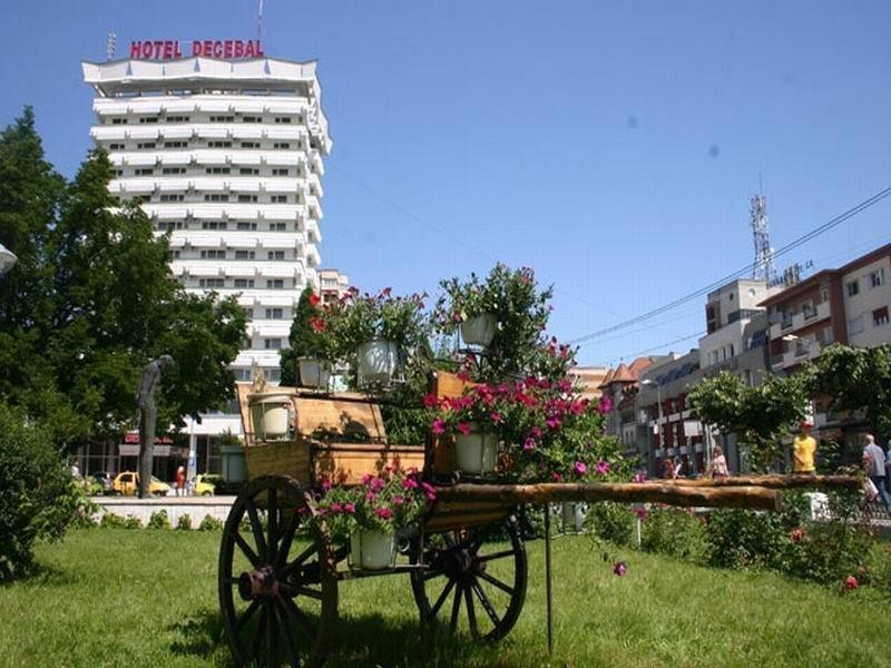 Hotel Decebal Bacău Екстериор снимка